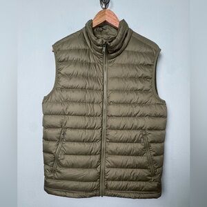 NWT Quince Lightweight Down Packable Puffer Vest 700 Fill Goose Down Olive Green